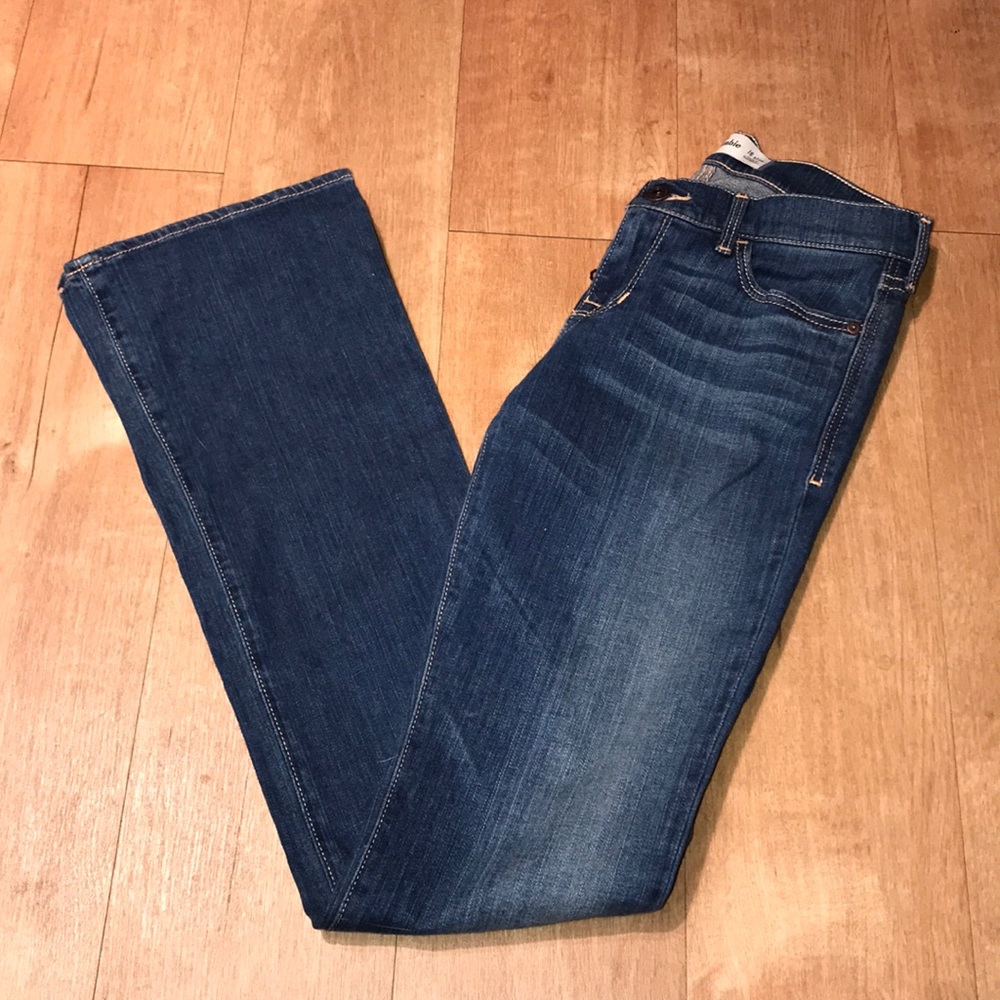 Abercrombie Kids Straight-Leg Jeans💙